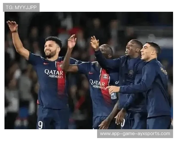 巴黎圣日耳曼边路联动逼溃防线