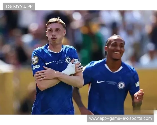 切尔西边路推进流畅，比赛节奏紧凑，切尔西那个3