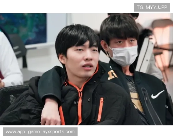 WE中路抓到机会，塔下反杀点燃全场