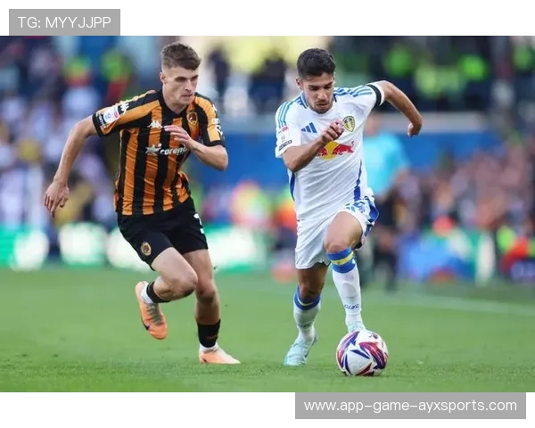 热刺官宣签下利兹联小将格雷，转会费为3000万英镑